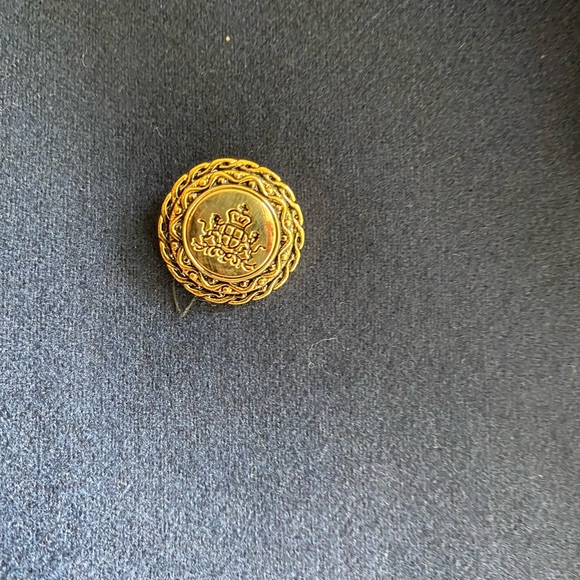 Vintage Pendleton 100% virgin wool navy blazer with gold buttons | petite 8 READ - Picture 2 of 6